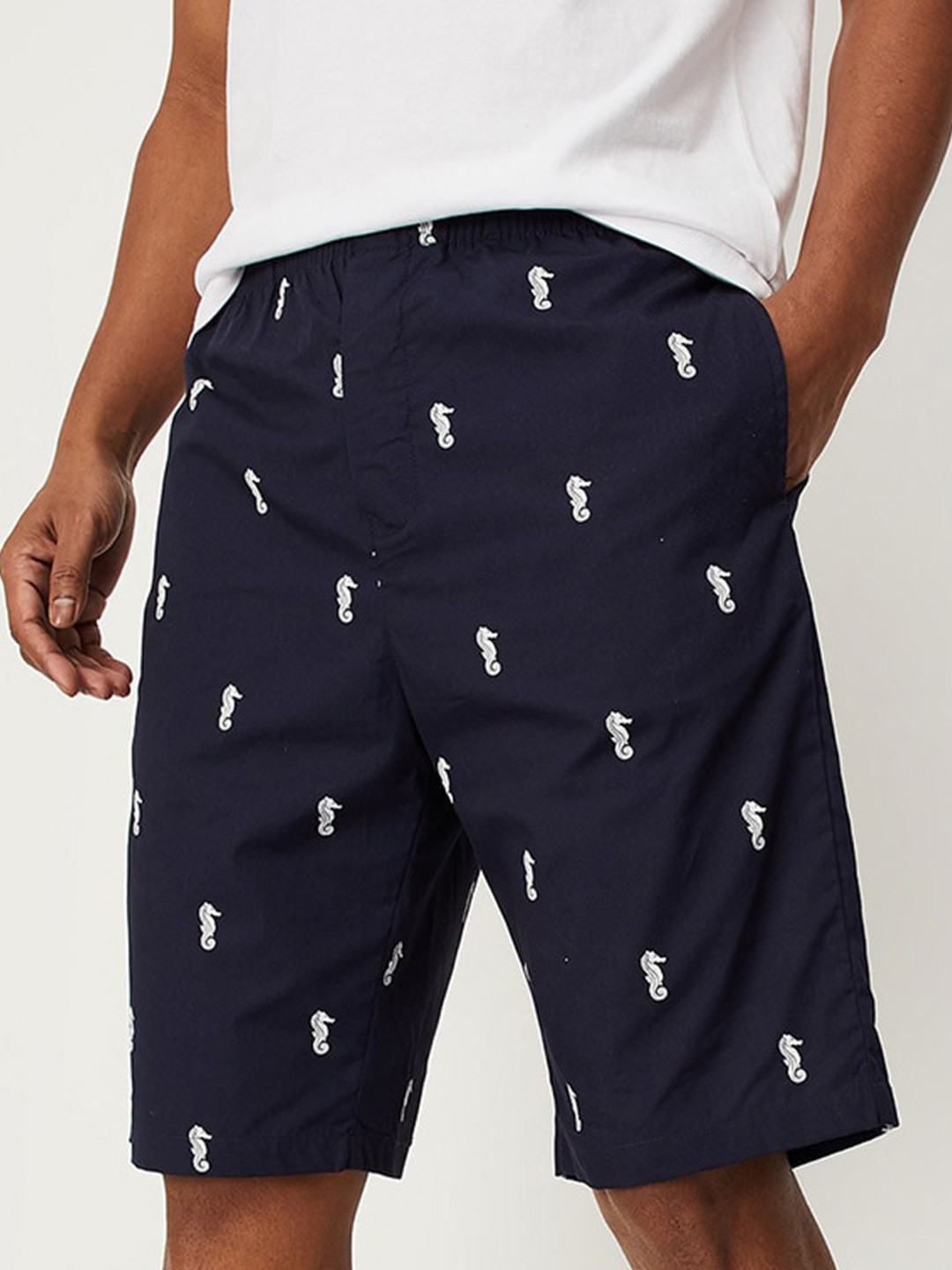 

max Men Blue & White Cotton High-Rise Printed Lounge Shorts