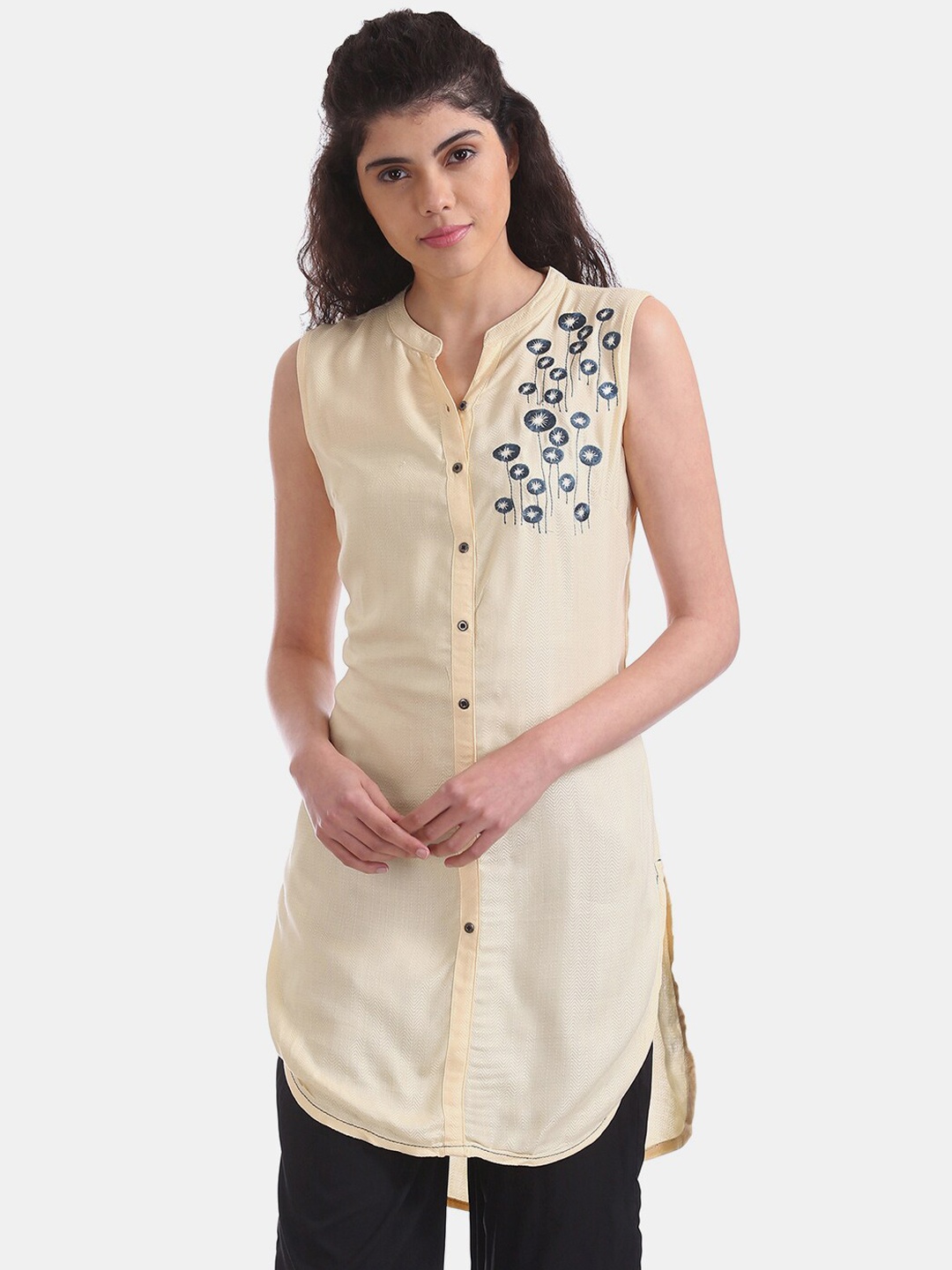 

V-Mart White & Blue Floral Printed Mandarin Collar Kurti