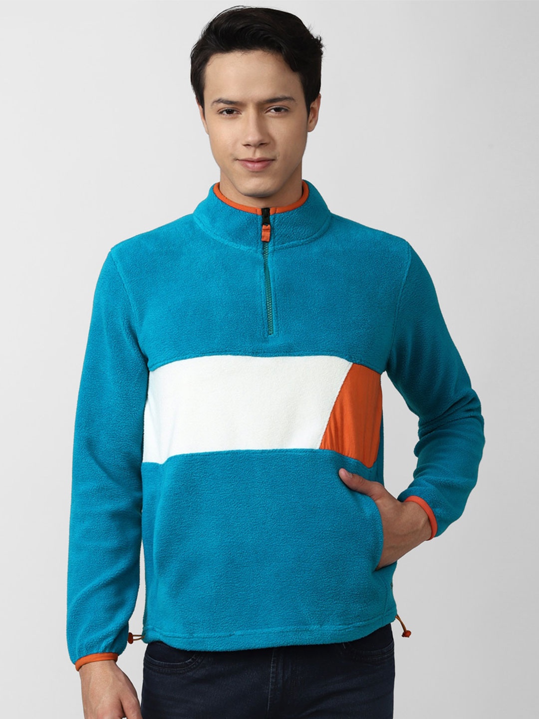 

Peter England Casuals Men Blue Colourblocked Sweatshirt