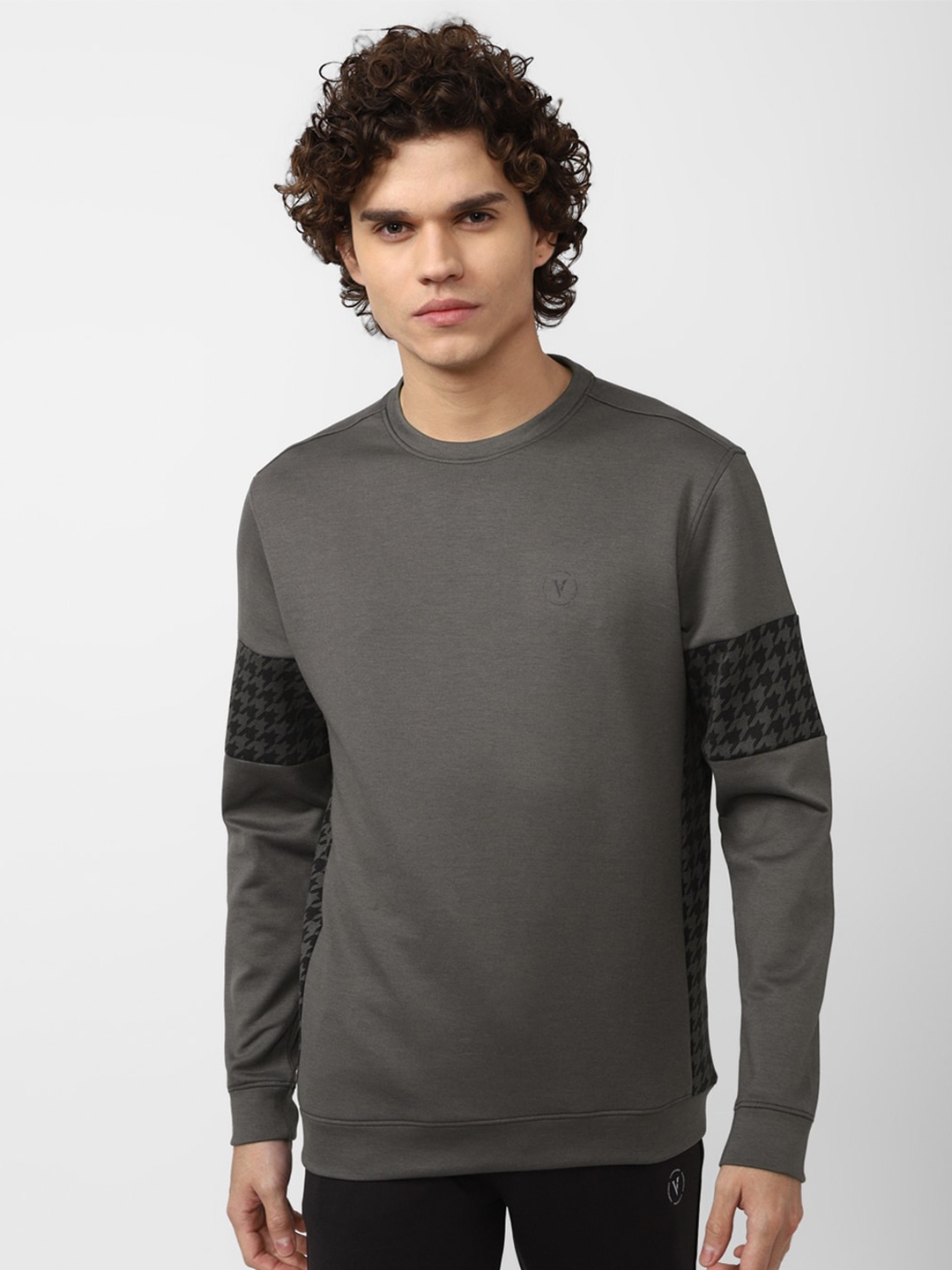 

Van Heusen Flex Men Training Pullover Sweatshirt, Grey