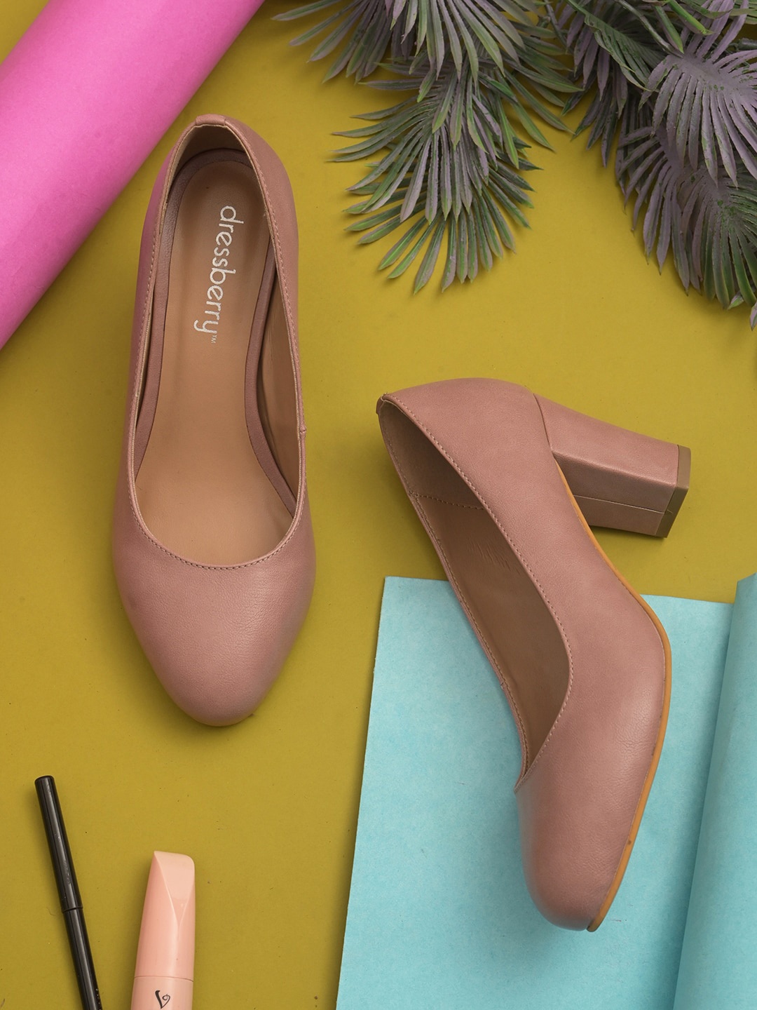 

DressBerry Peach-Coloured PU Block Pumps
