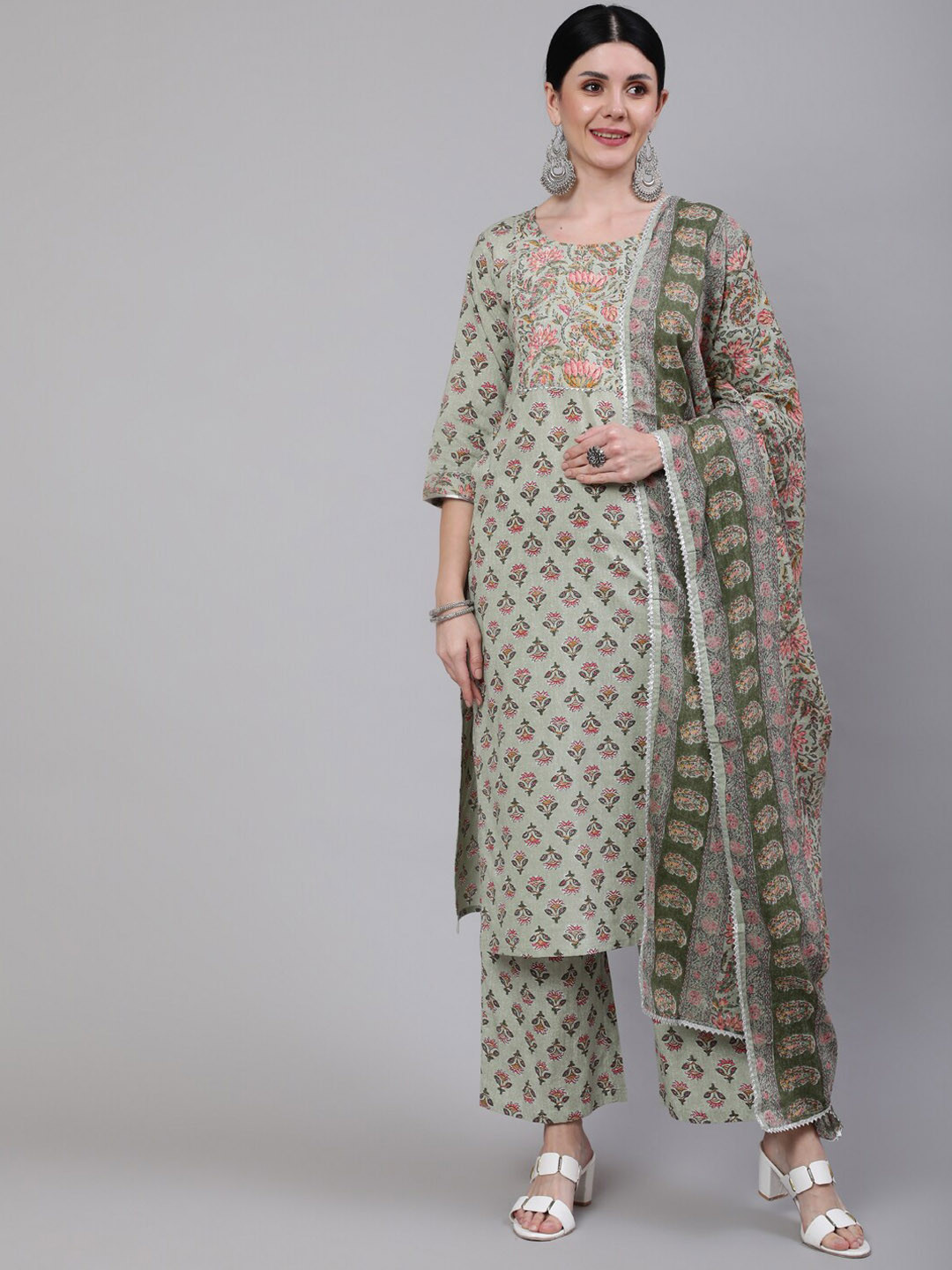 

Nayo Women Green Floral Printed Gotta Patti Pure Cotton Kurta with Palazzos & With Dupatta