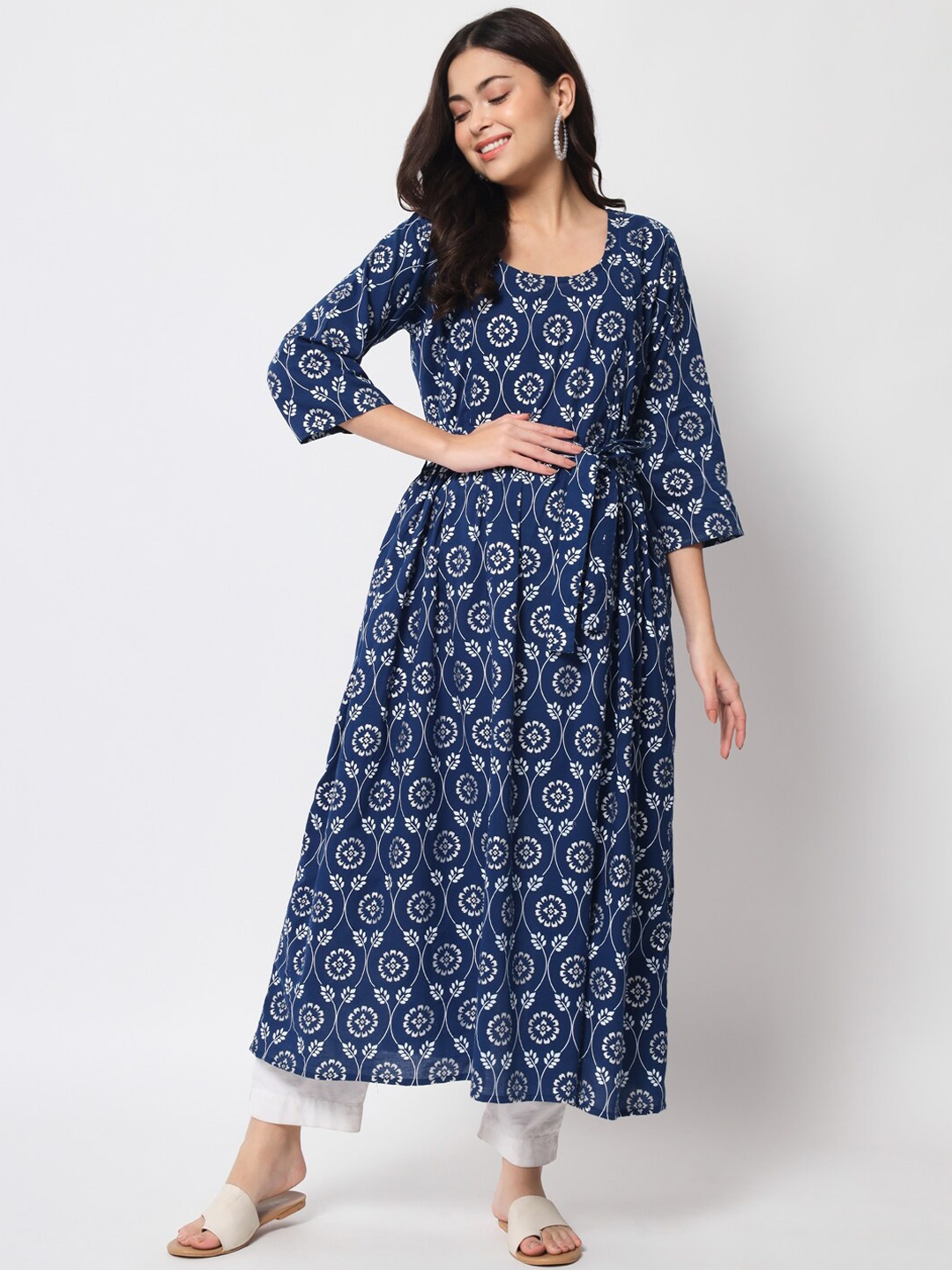 

Aujjessa Floral Printed Floral Pure Cotton Maternity Kurta, Navy blue