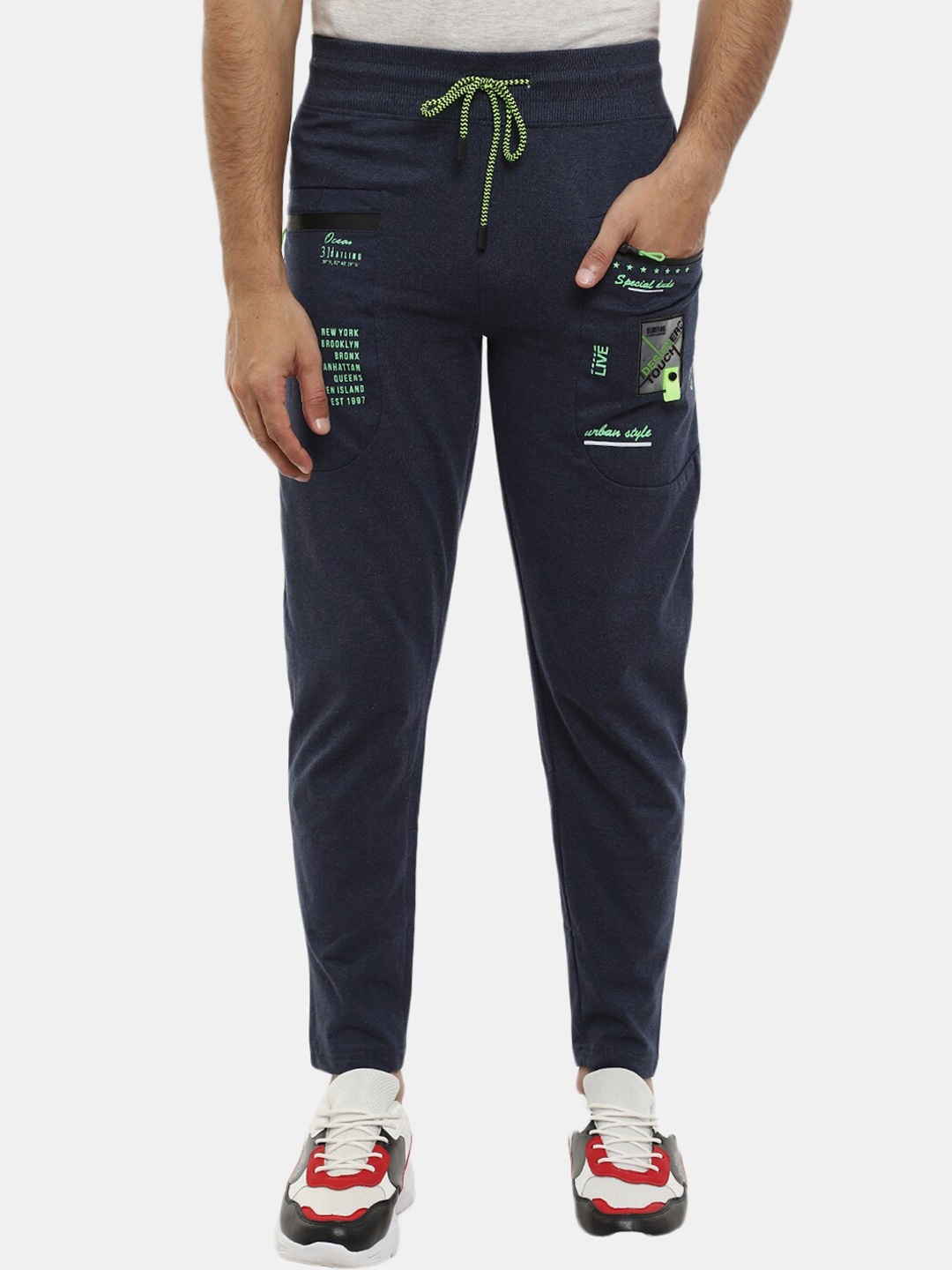 

V-Mart Men Navy Blue & Green Cotton Track Pant