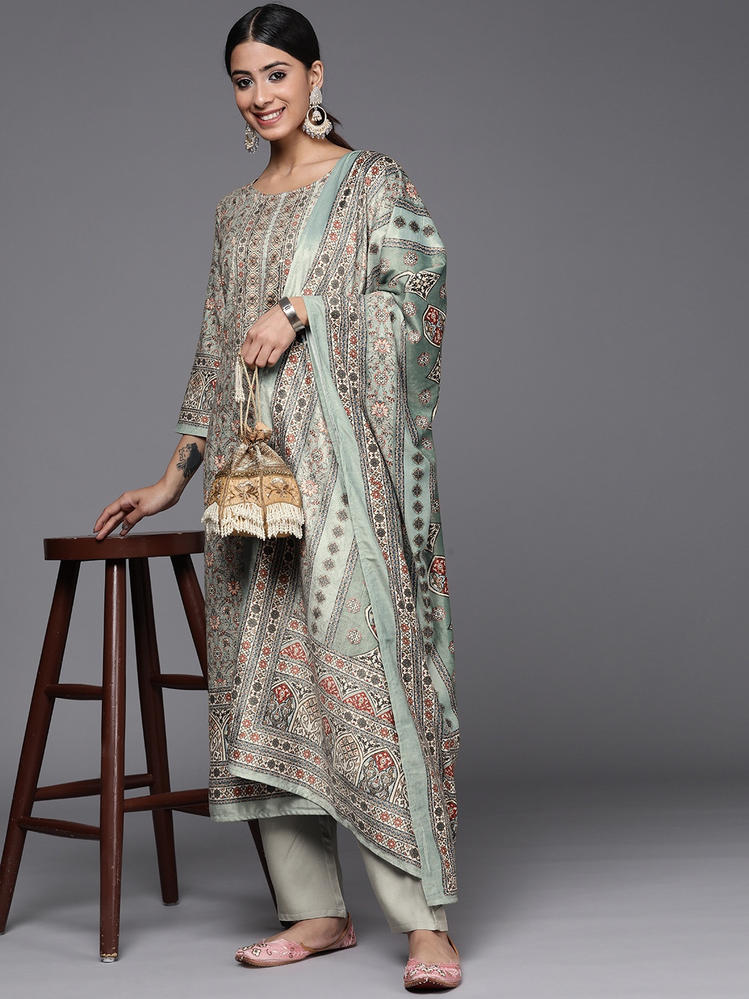 

Indo Era Women Floral Embroidered Sequinned Velvet Kurta with Trousers & With Dupatta, Green
