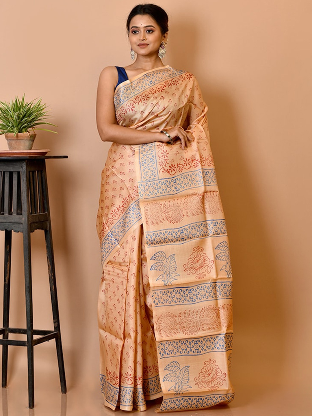 

AllSilks Cream-Coloured & Blue Ethnic Motifs Silk Blend Tussar Saree