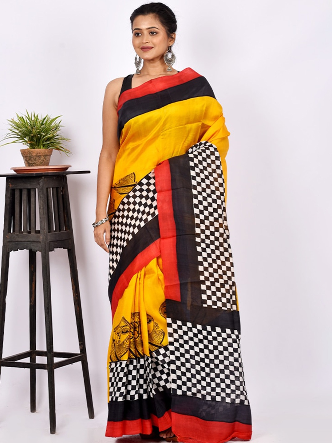 

AllSilks Yellow & Black Checked Pure Silk Murshidabad Saree