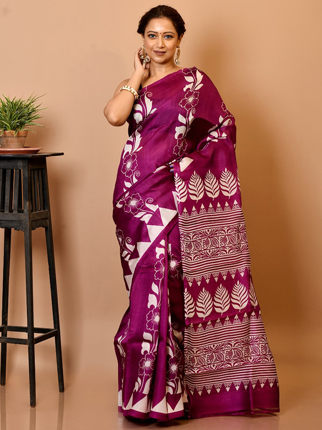 

AllSilks Purple & White Floral Pure Silk Murshidabad Saree