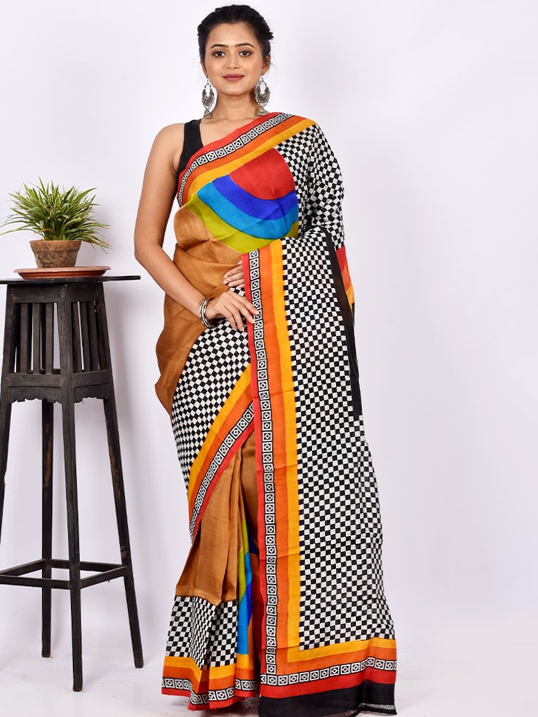 

AllSilks White & Black Checked Pure Silk Ready to Wear Murshidabad silk Saree