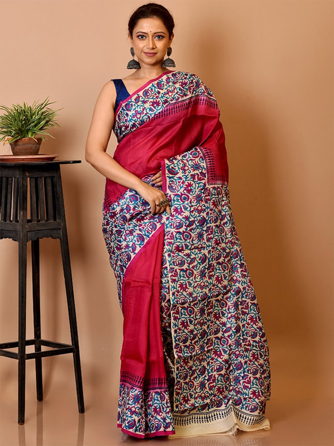 

AllSilks Red & White Floral Pure Silk Murshidabad Saree