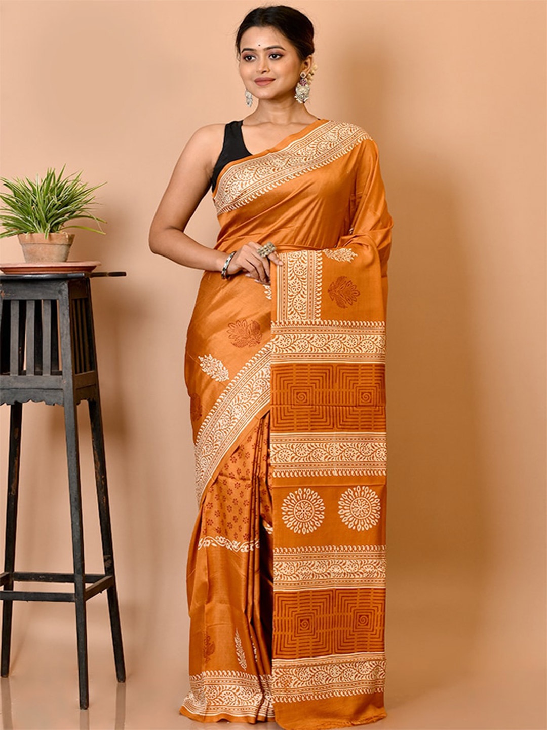 

AllSilks Rust & White Ethnic Motifs Pure Silk Murshidabad Saree