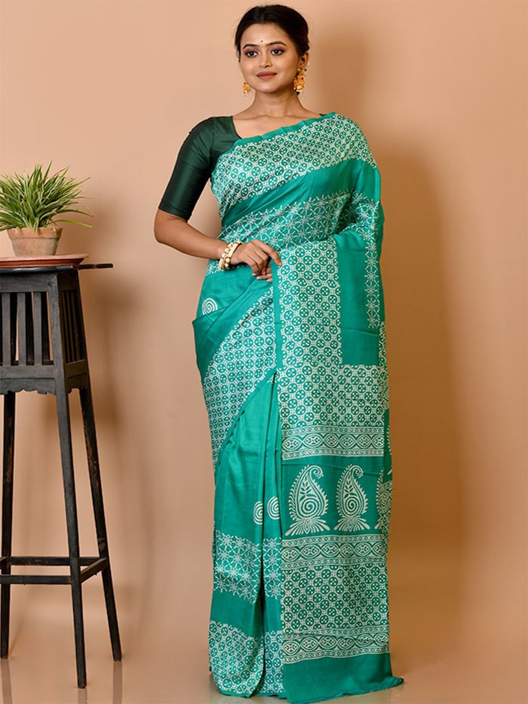 

AllSilks Sea Green & White Ethnic Motifs Pure Silk Murshidabad Saree