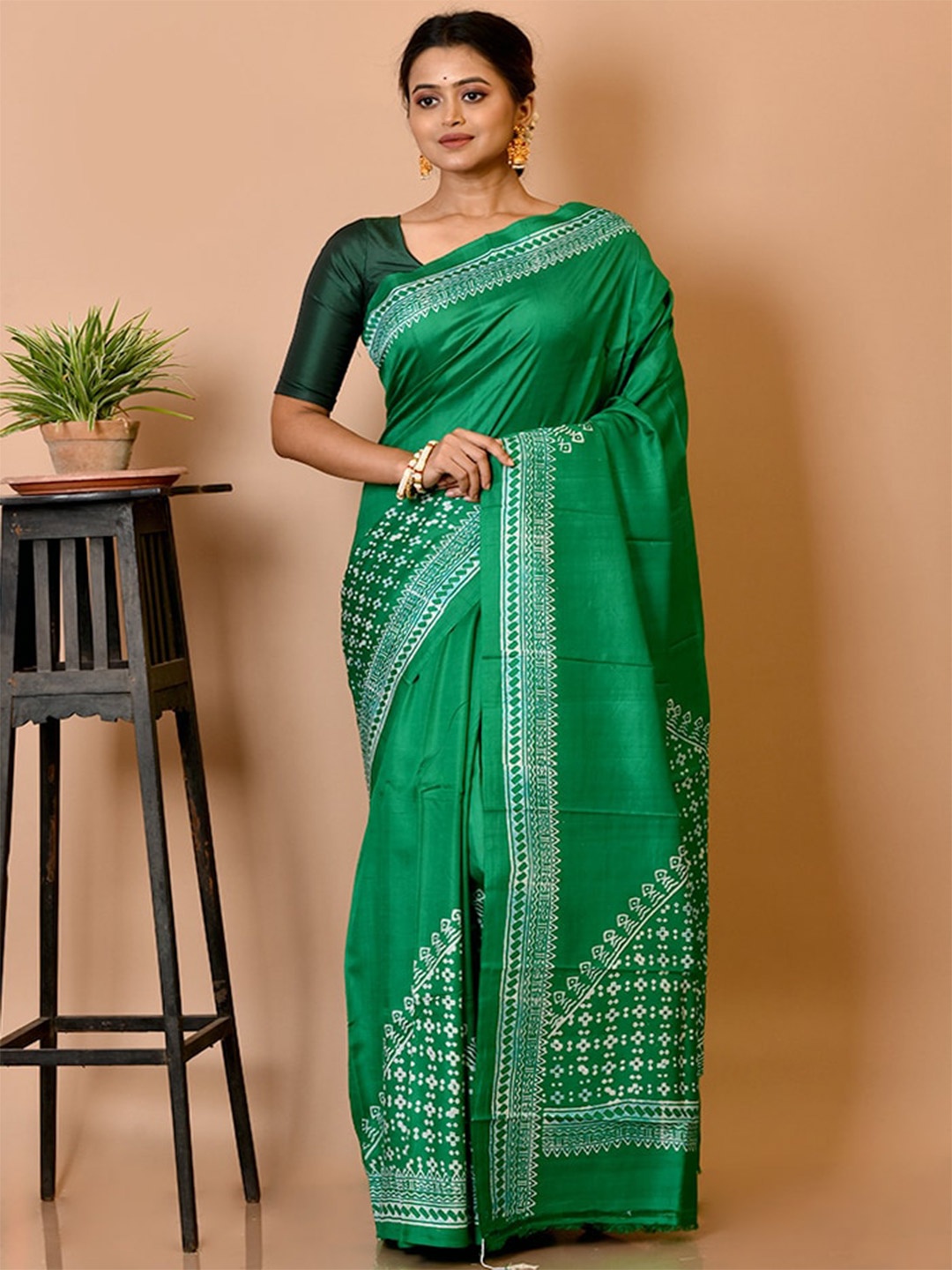 

AllSilks Green & White Floral Pure Silk Murshidabad Saree