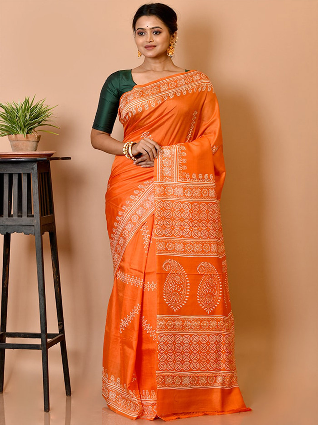 

AllSilks Orange & White Floral Pure Silk Murshidabad Saree