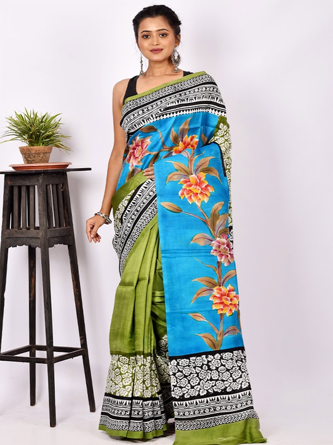 

AllSilks Green & Red Floral Pure Silk Murshidabad Saree
