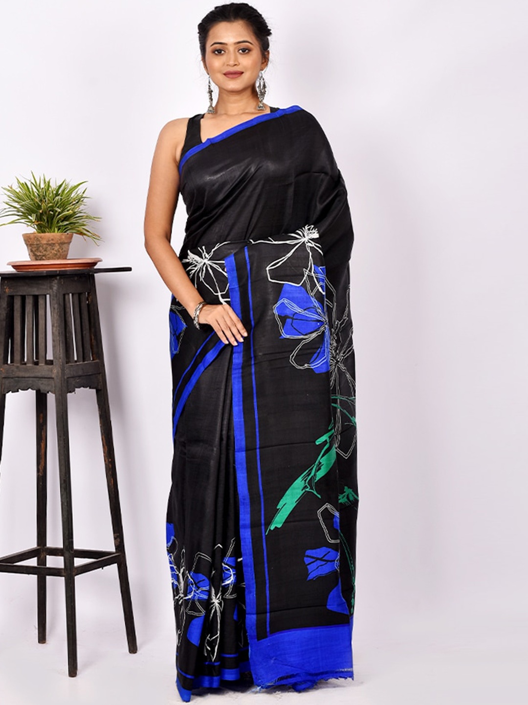 

AllSilks Black & Blue Floral Pure Silk Murshidabad Saree