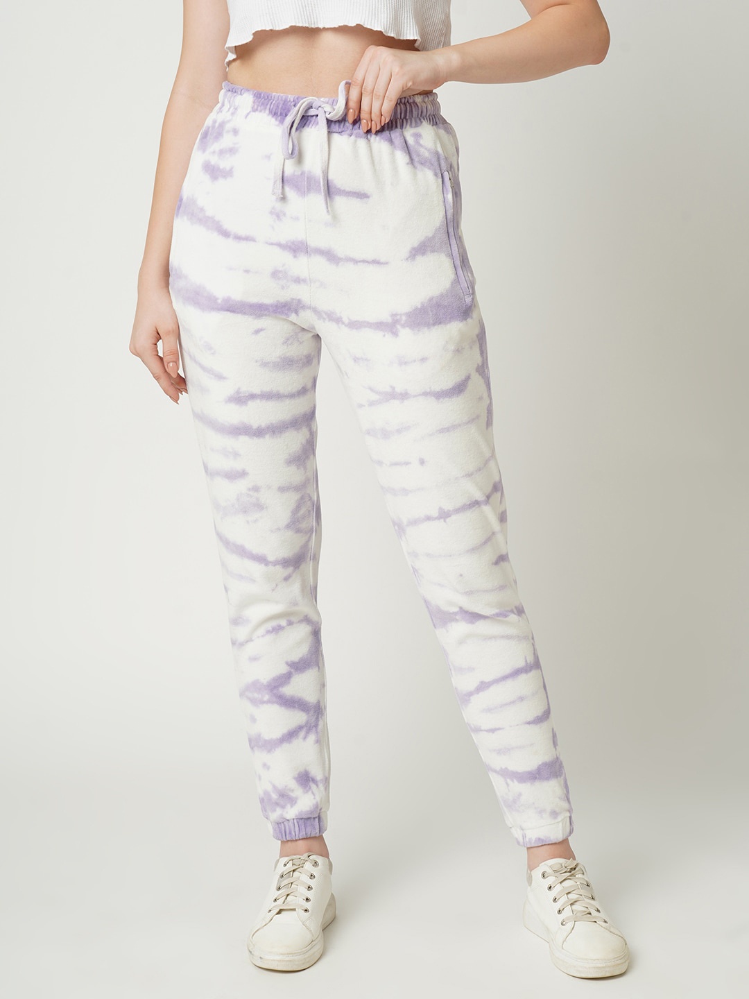 

Kraus Jeans Women Purple & White Cotton Printed Jeggings