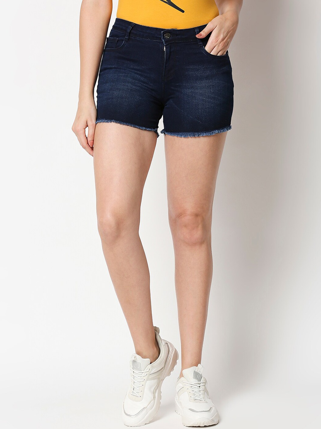 

Kraus Jeans Women Blue Washed Washed Slim Fit High-Rise Cotton Denim Shorts