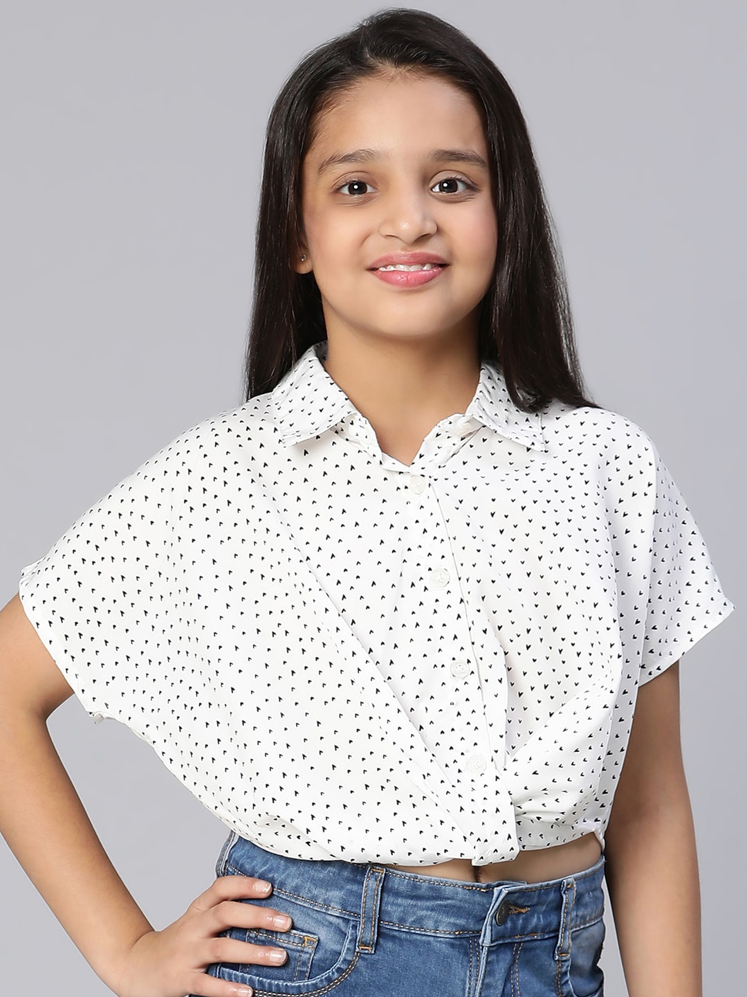 

Oxolloxo Girls White & Black Printed Extended Sleeves Shirt Style Crop Top