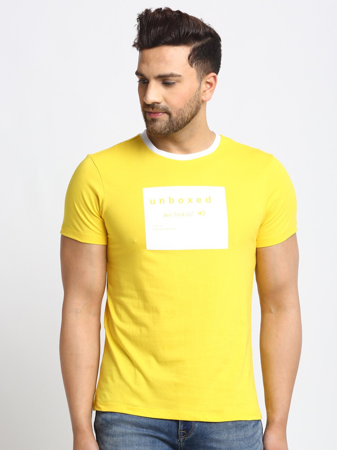 

DOOR74 Men Yellow & Off White Printed Cotton T-shirt