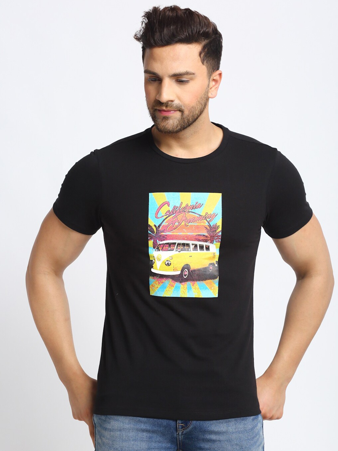 

DOOR74 Men Black & Yellow Printed Cotton T-shirt