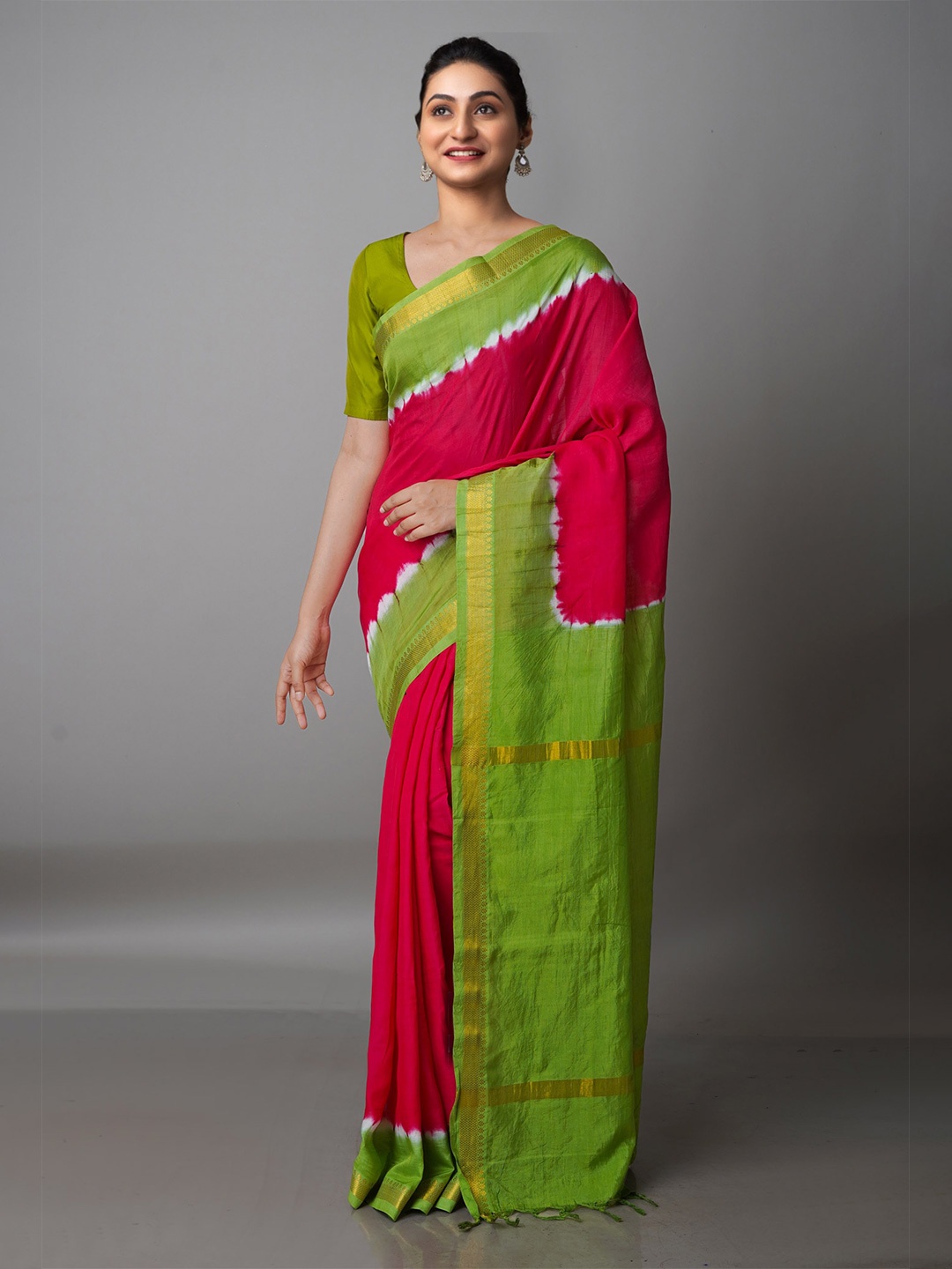 

Unnati Silks Pink & Green Tie and Dye Silk Blend Mangalagiri Saree