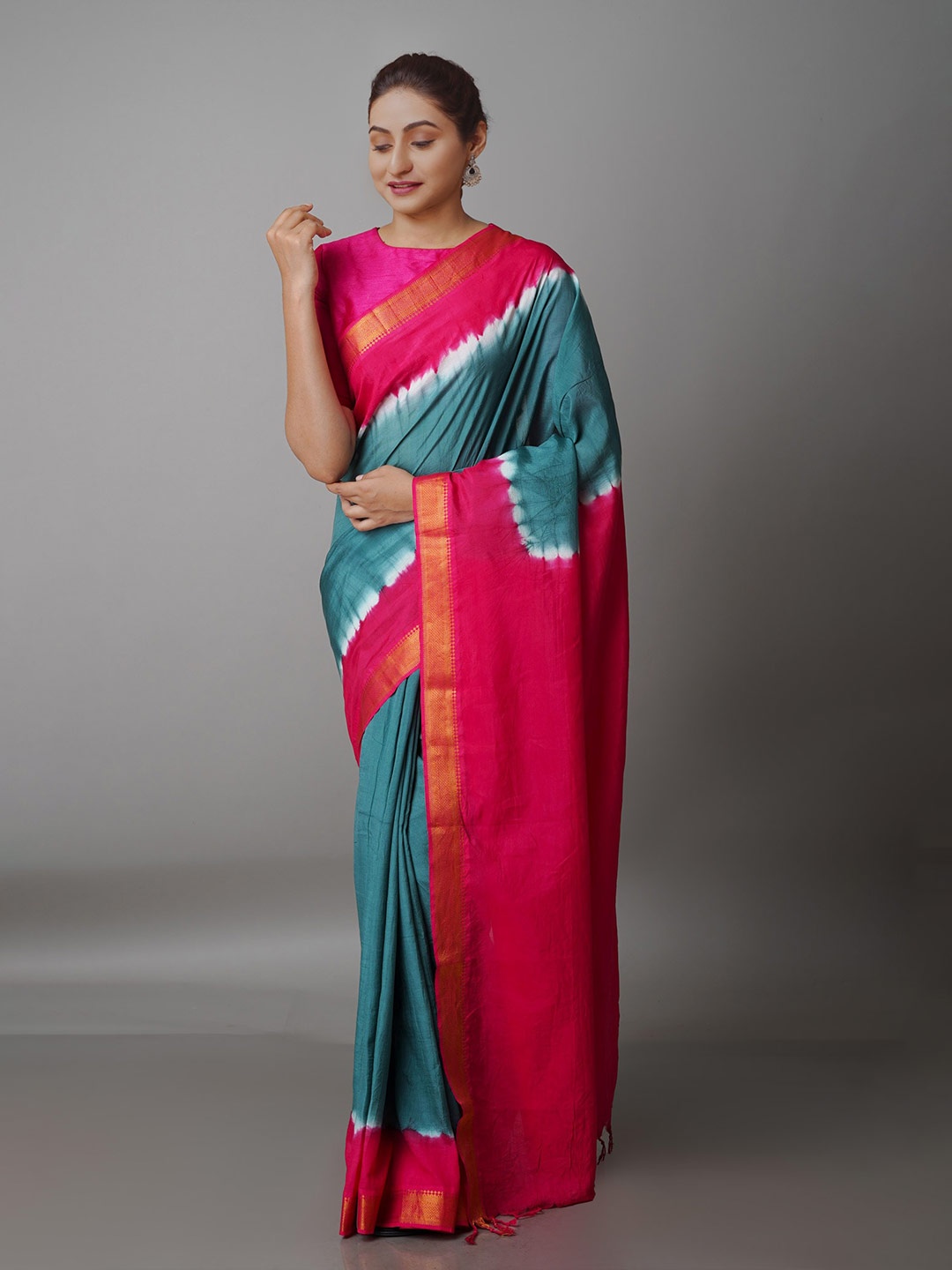 

Unnati Silks Green & Pink Tie and Dye Zari Mangalagiri Saree