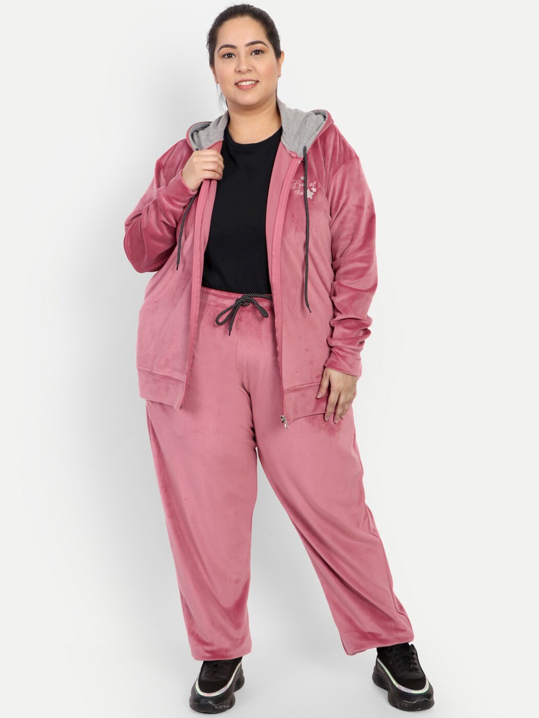 

CUPID Women Plus Size Pink Velvet Tracksuit