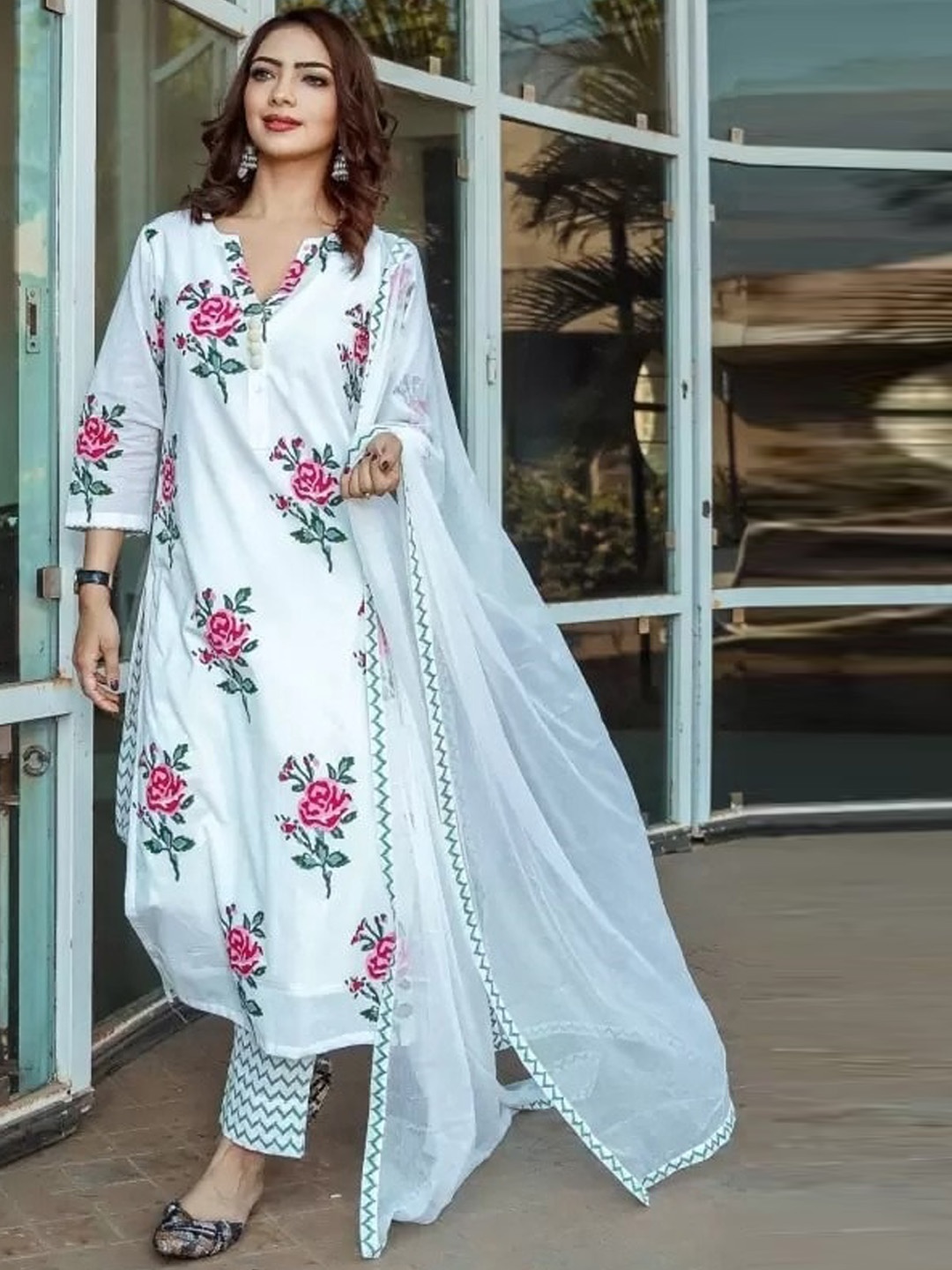 

Lookmark Women White Floral Printed Kurta with Trousers & Dupatta