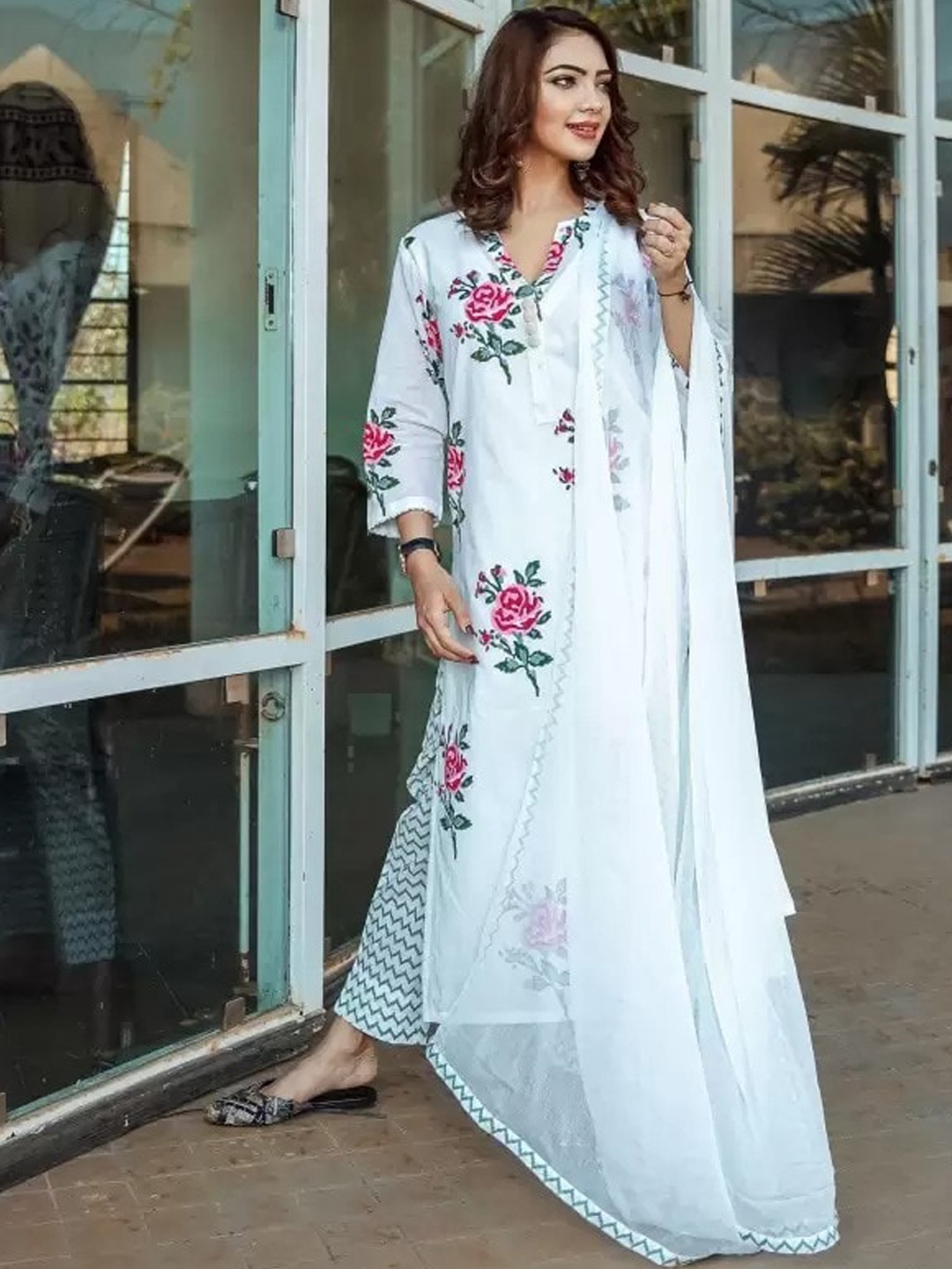 

Lookmark Women White Floral Printed Kurta with Trousers & Dupatta