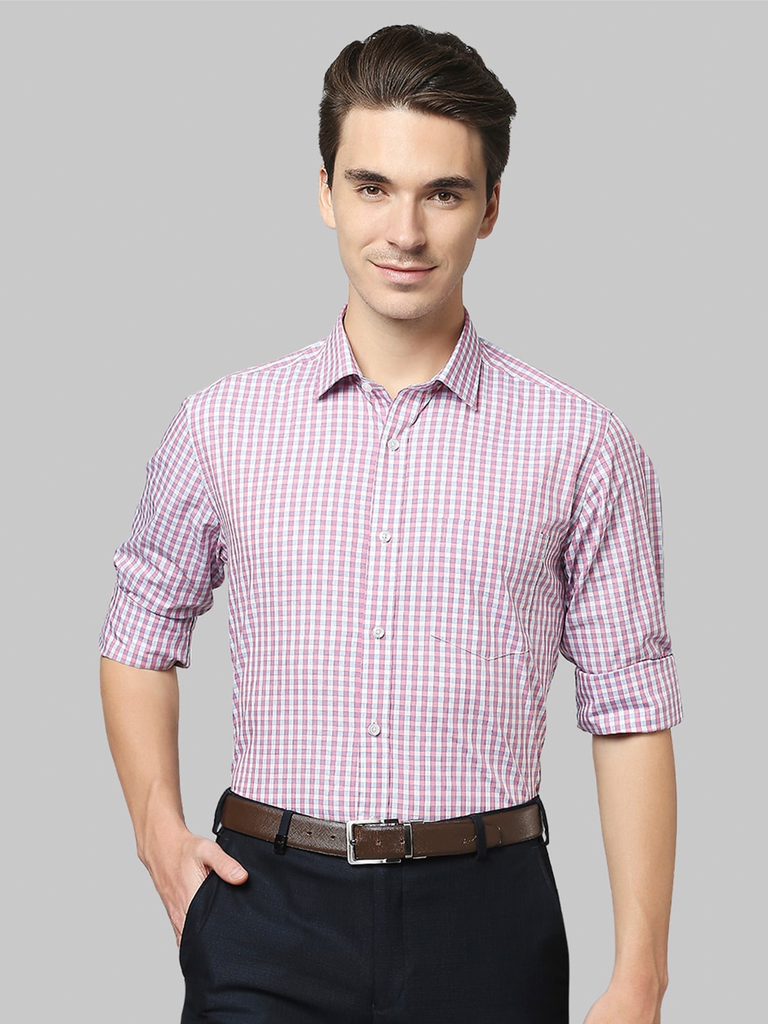 

Park Avenue Men Pink & Grey Checked Cotton Formal Shirt
