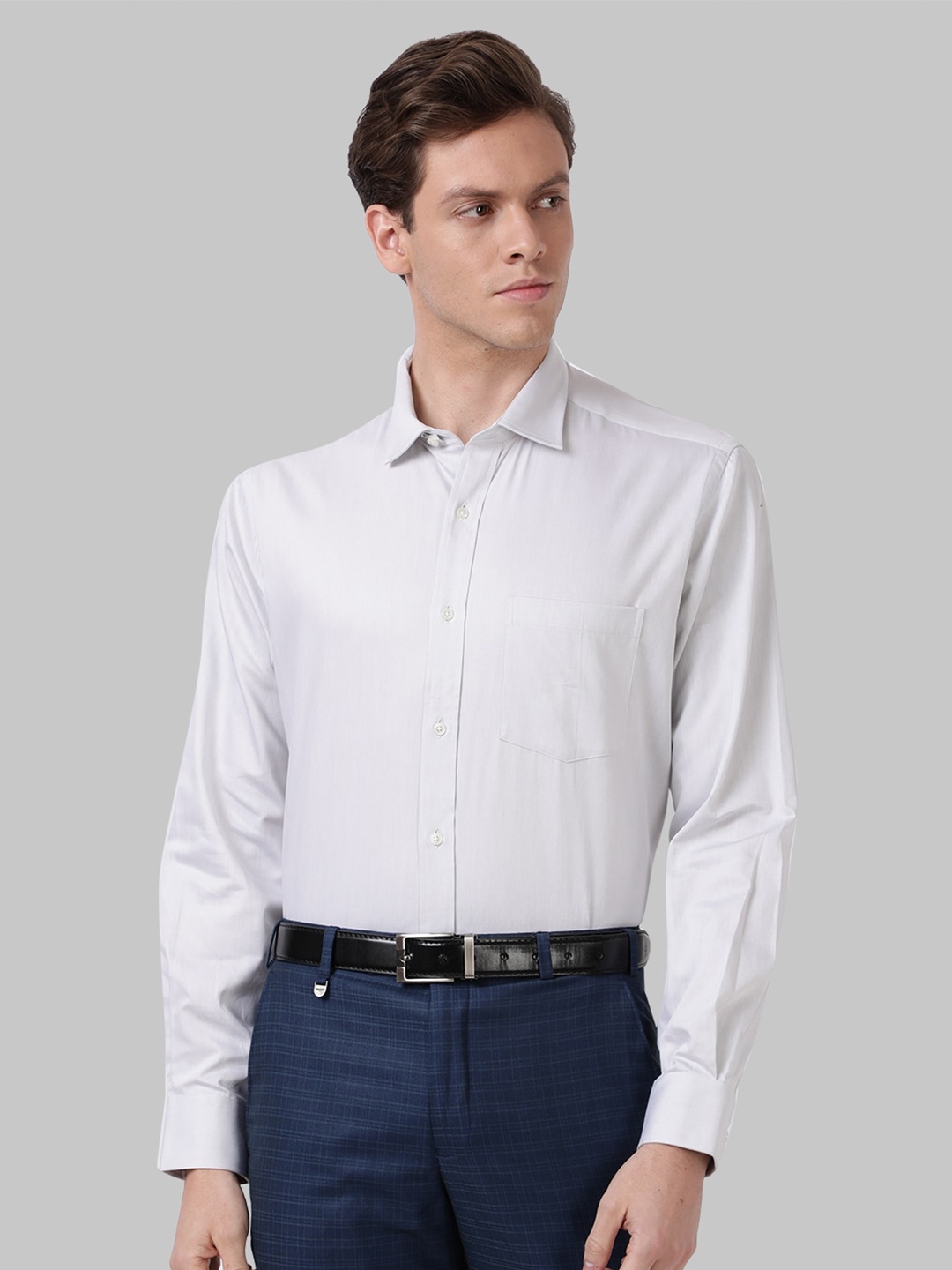 

Park Avenue Men Off White Solid Cotton Formal Shirt
