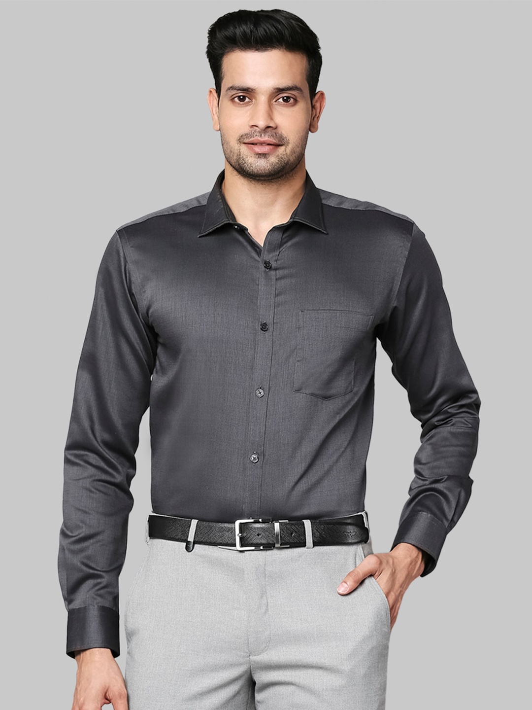

Park Avenue Men Charcoal Solid Cotton Formal Shirt