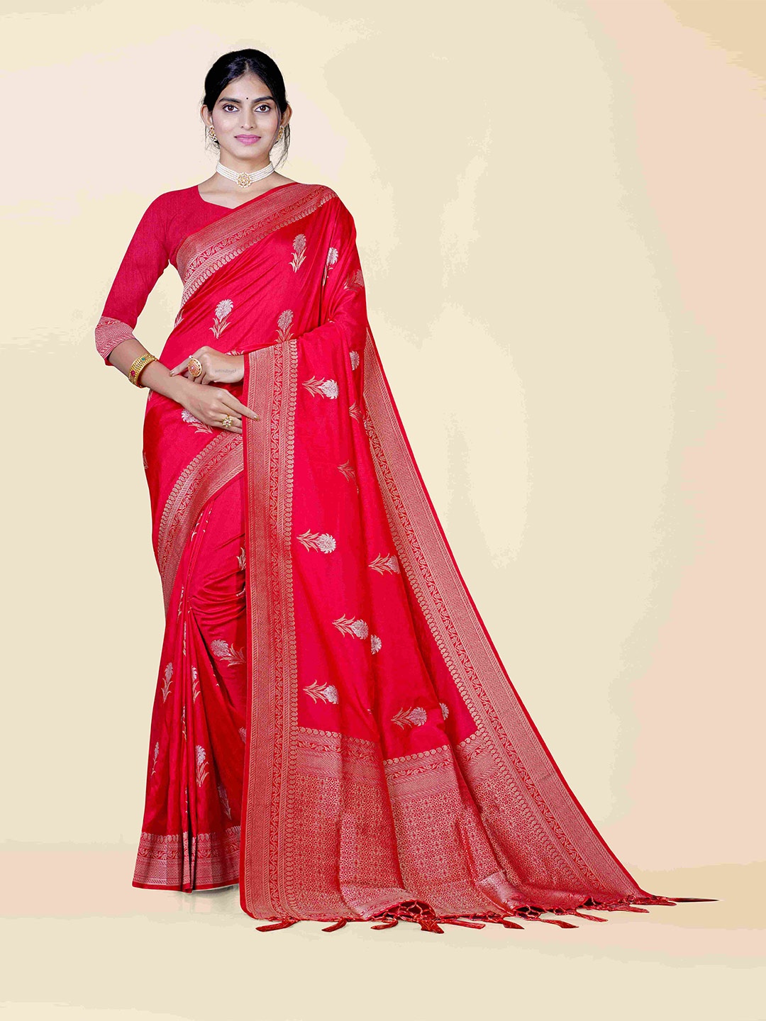 

KAJREE Red & Gold-Toned Woven Design Zari Silk Blend Banarasi Saree