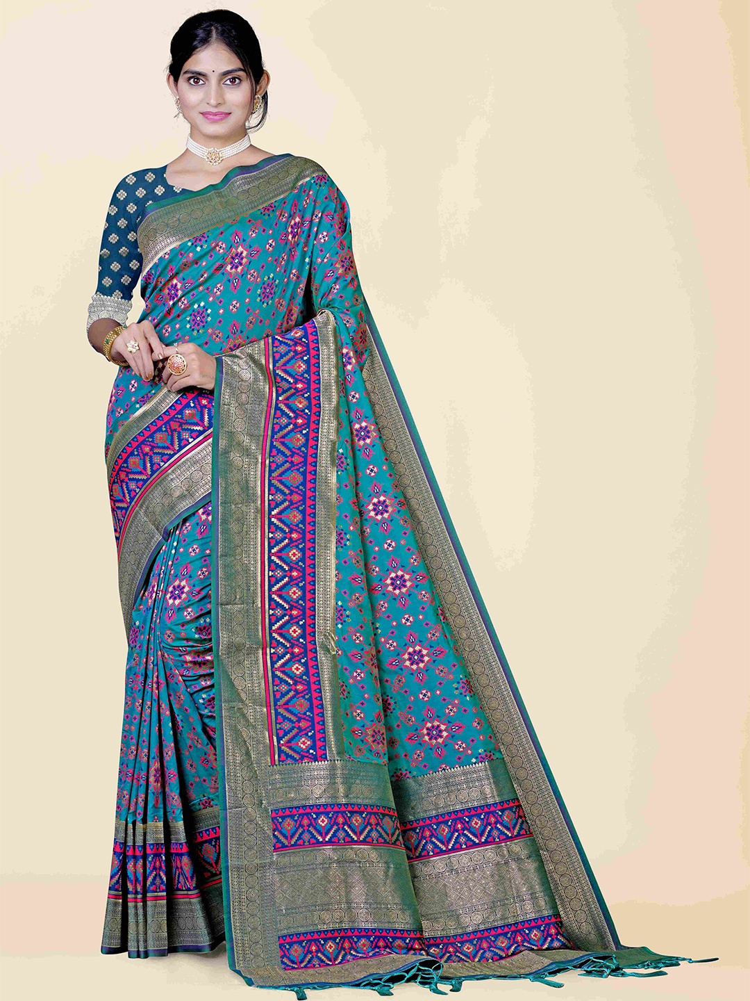 

KAJREE Green & Blue Ethnic Motifs Zari Pure Silk Patola Saree