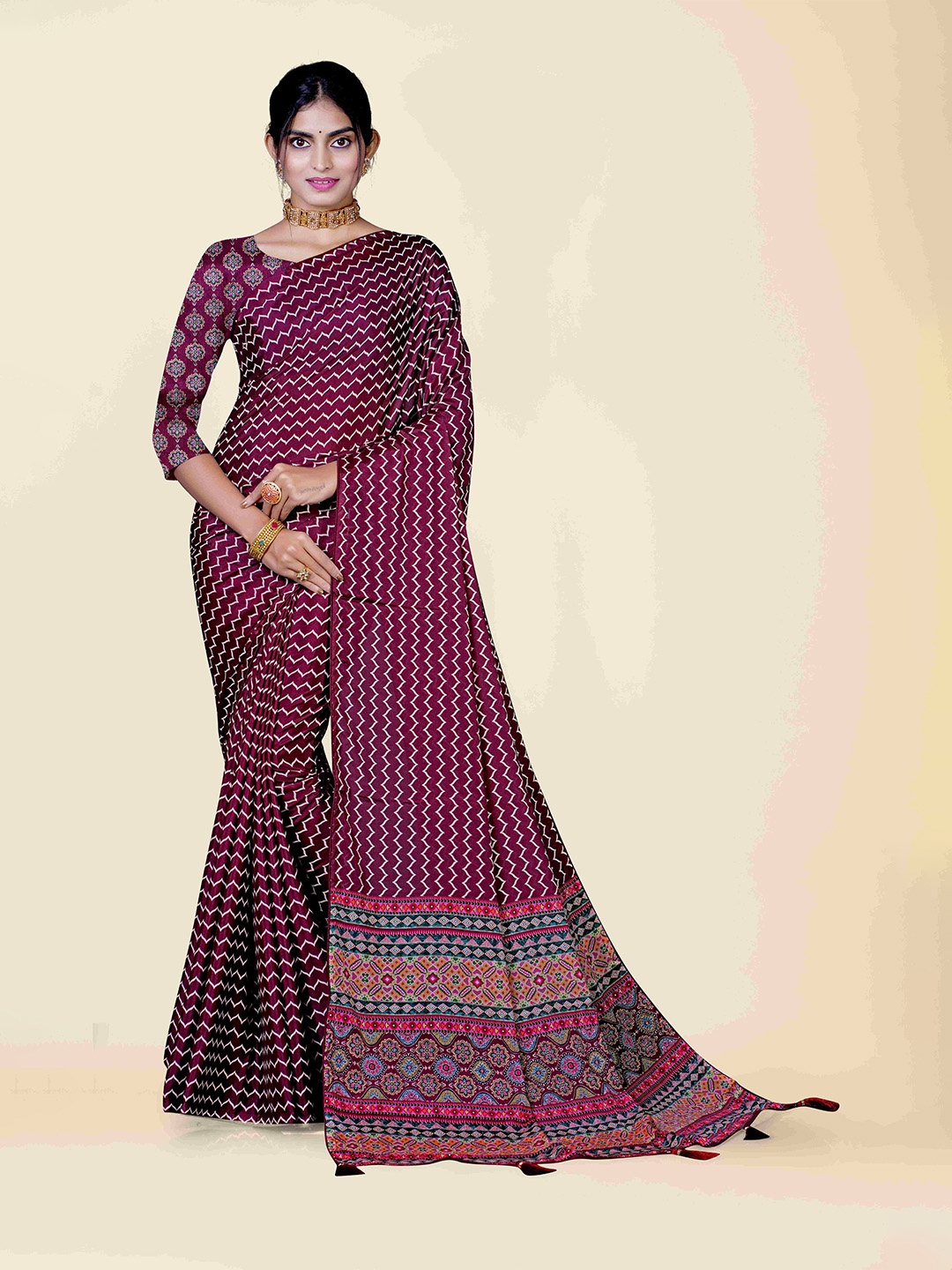 

KAJREE Maroon & White Silk Cotton Baluchari Saree