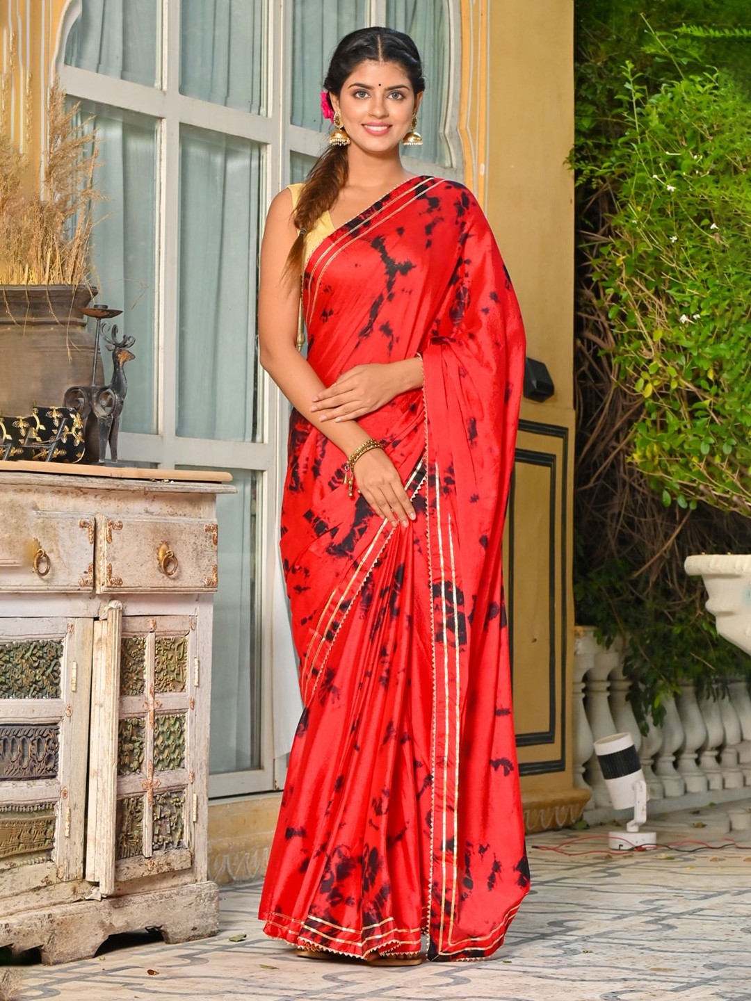 

Indi INSIDE Red & Black Tie and Dye Silk Blend Saree