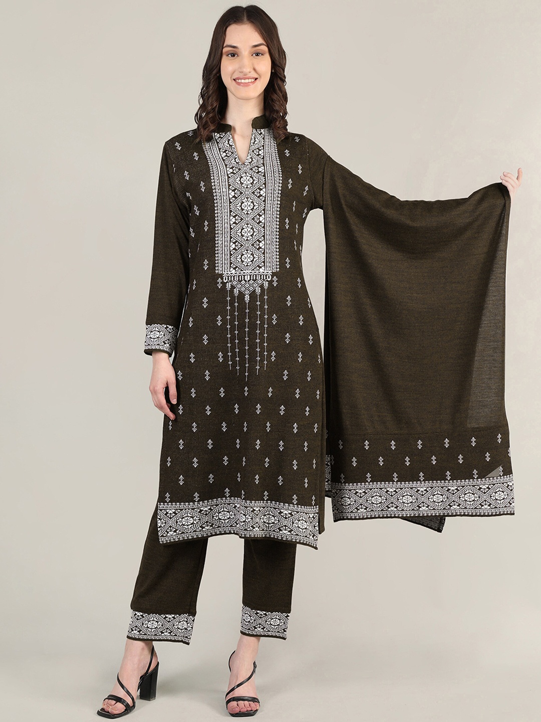 

MIKHAD Women Coffee Brown Ethnic Motifs Printed Kurta with Trousers