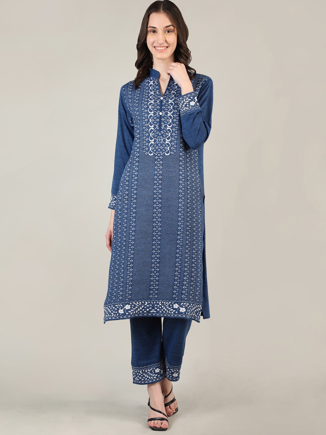 

MIKHAD Women Blue Ethnic Motifs Printed Kurta with Trousers