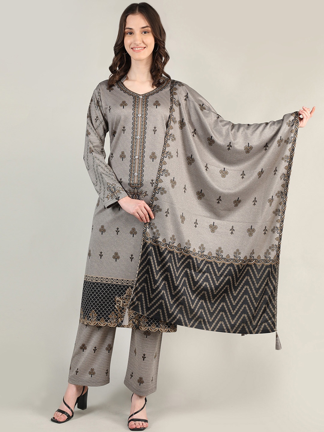 

MIKHAD Women Grey Ethnic Motifs Printed Kurta with Trousers