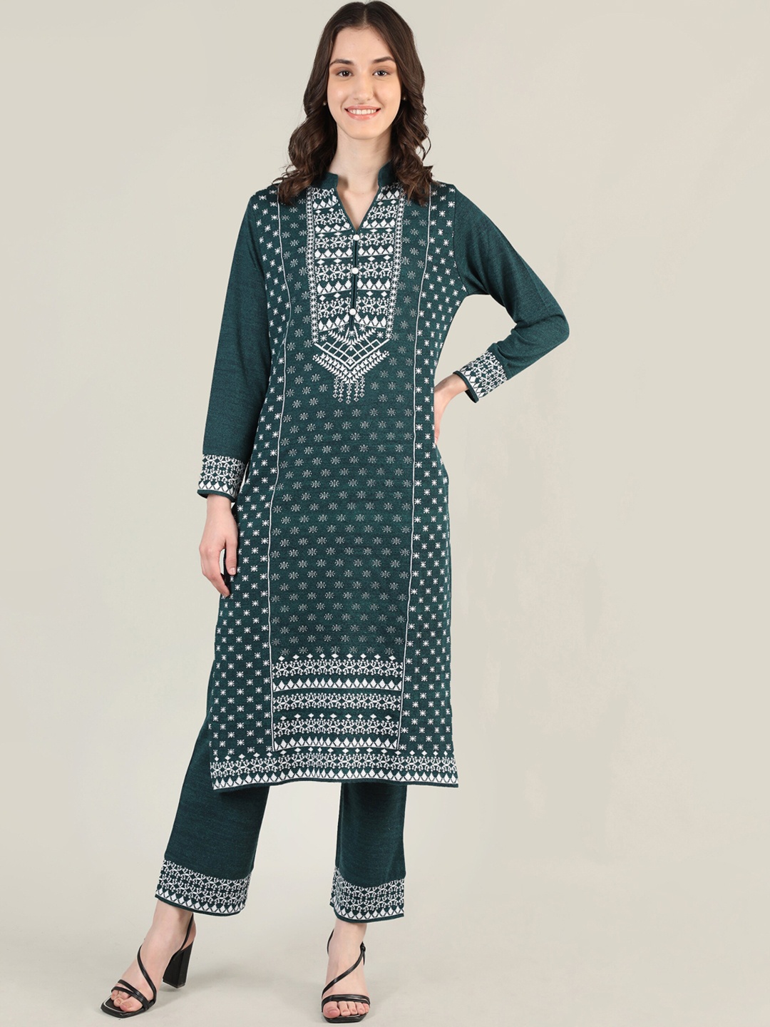 

MIKHAD Women Teal Ethnic Motifs Printed Kurta with Trousers