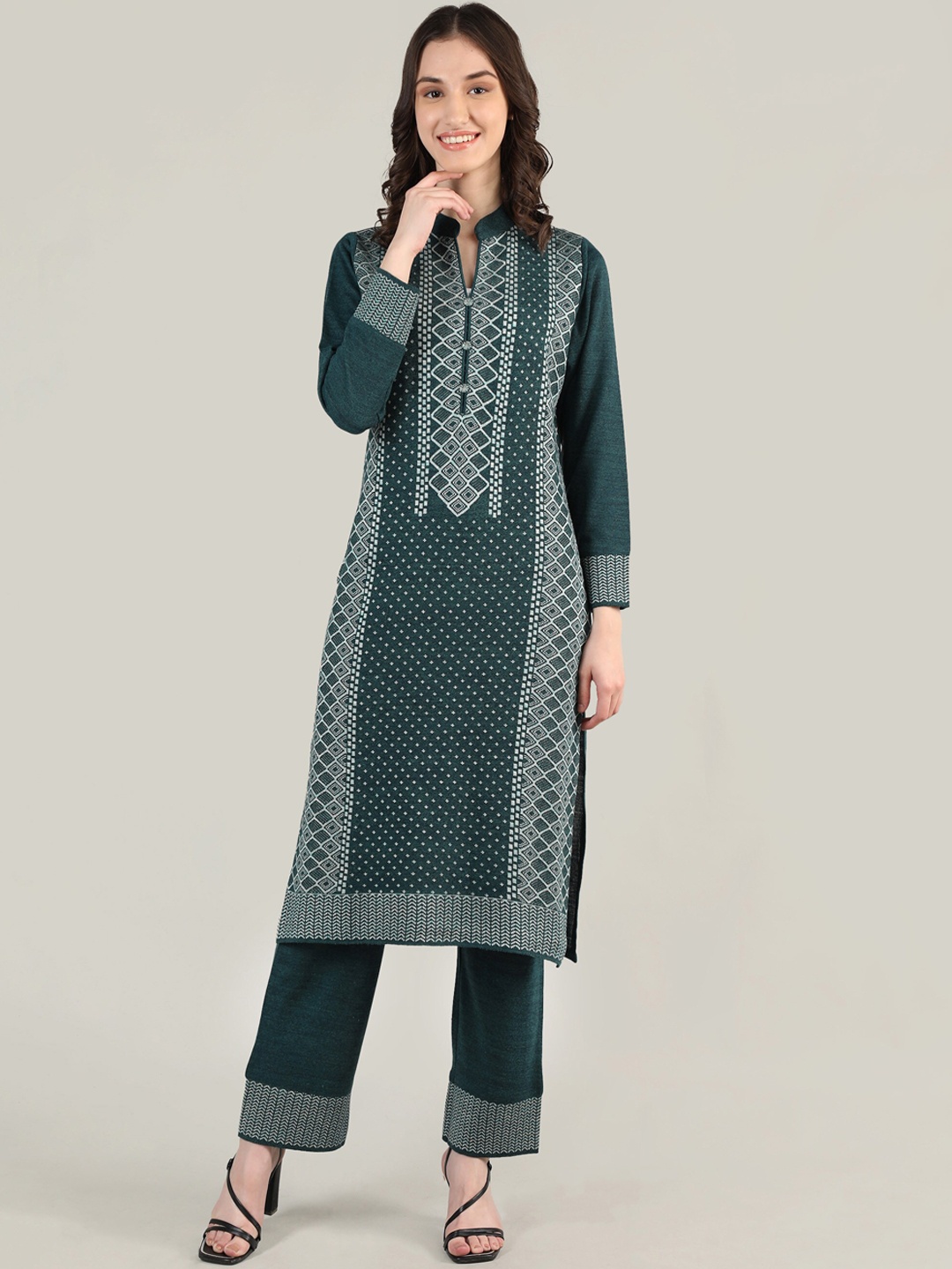 

MIKHAD Women Teal Printed Kurta with Trousers