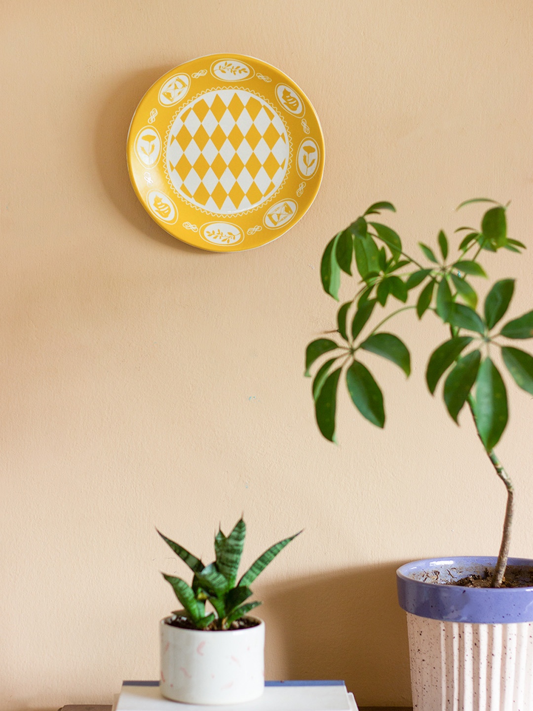 

The Wishing Chair Yellow Harlequin & Alice Wall Plate