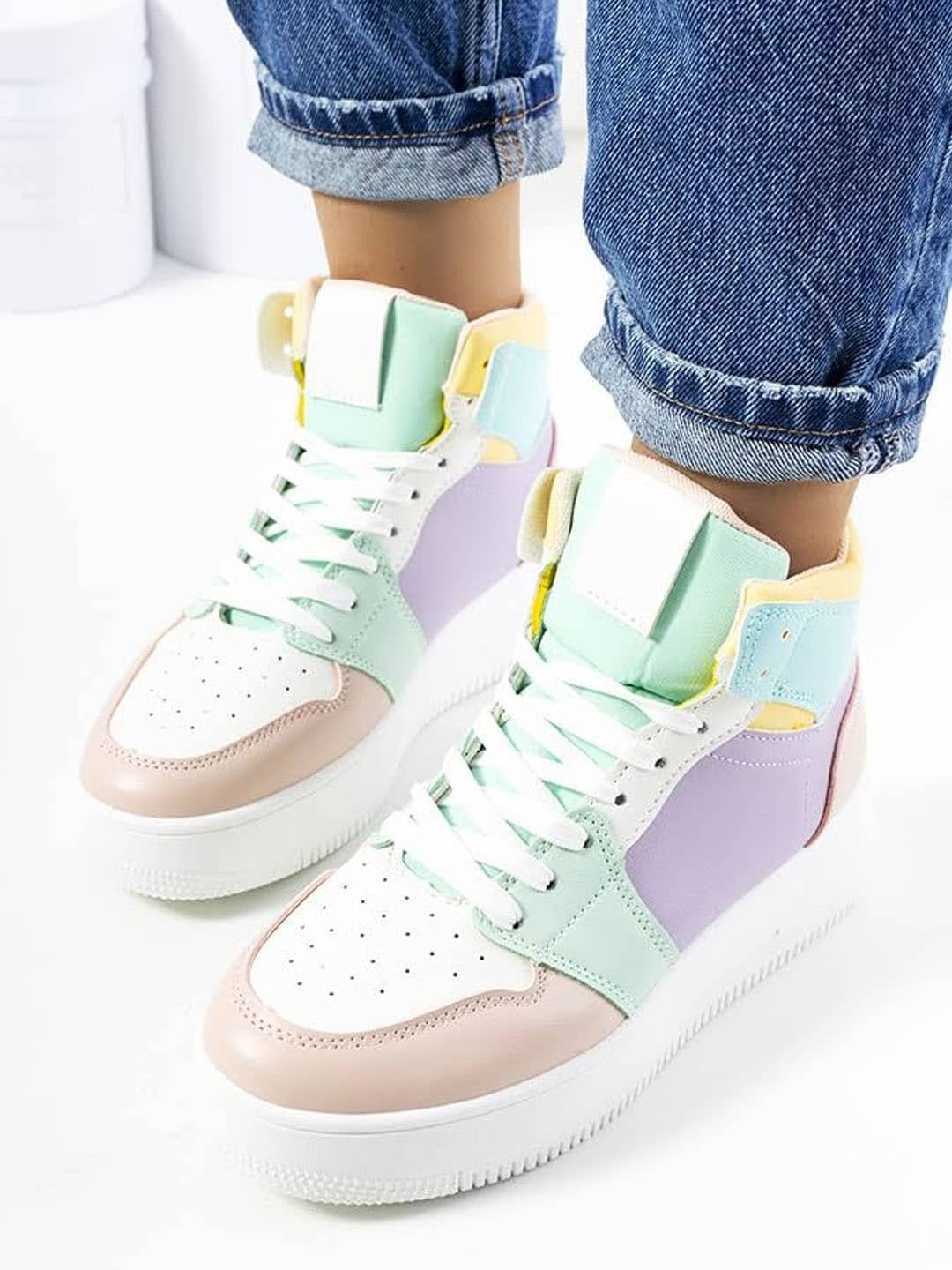 

Shoetopia Women White Colourblocked Sneakers