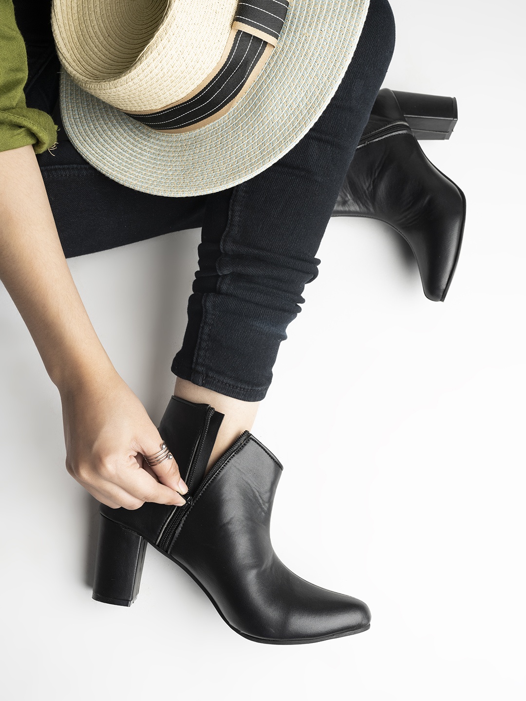 

Shoetopia Women Black Block Heeled Boots
