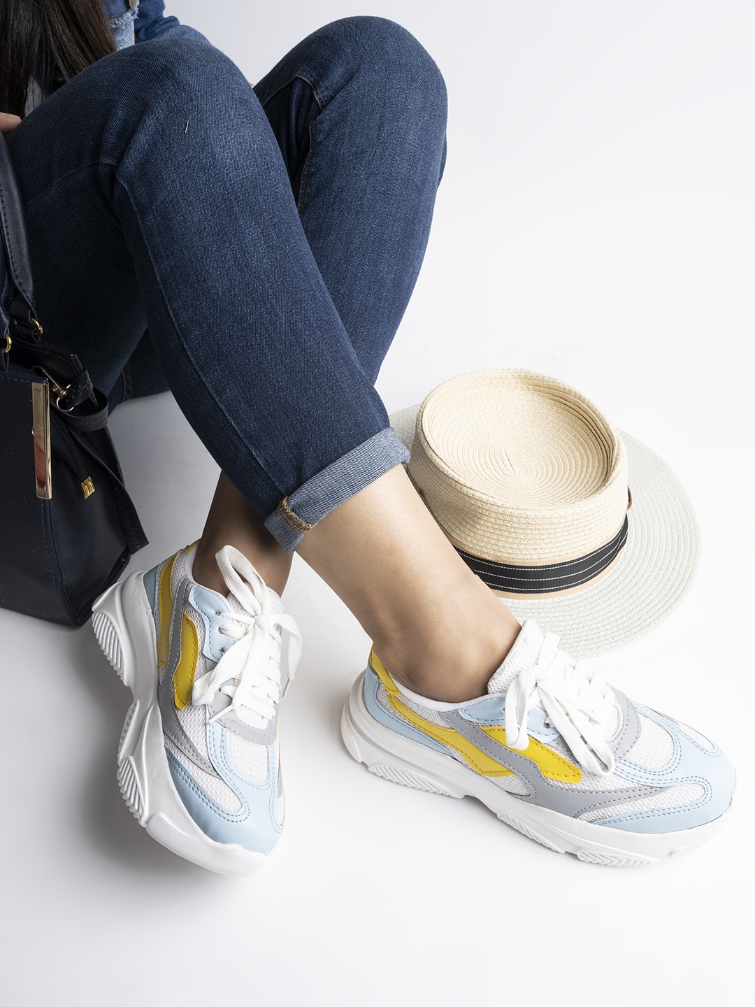 

Shoetopia Women Blue Colourblocked Sneakers