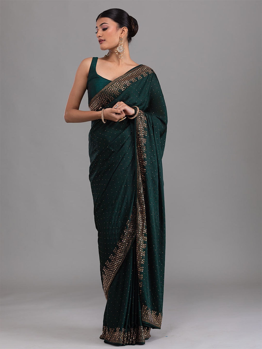 

Koskii Green & Gold-Toned Embellished Beads and Stones Saree