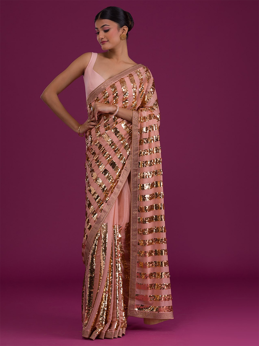 

Koskii Peach-Coloured & Gold-Toned Embellished Sequinned Saree