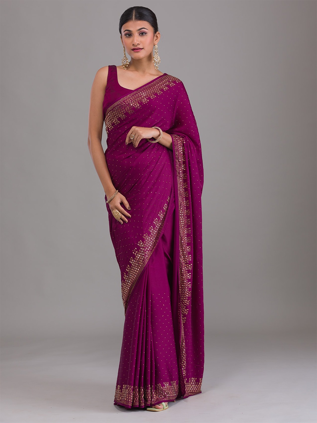 

Koskii Purple & Gold-Toned Embellished Beads and Stones Saree