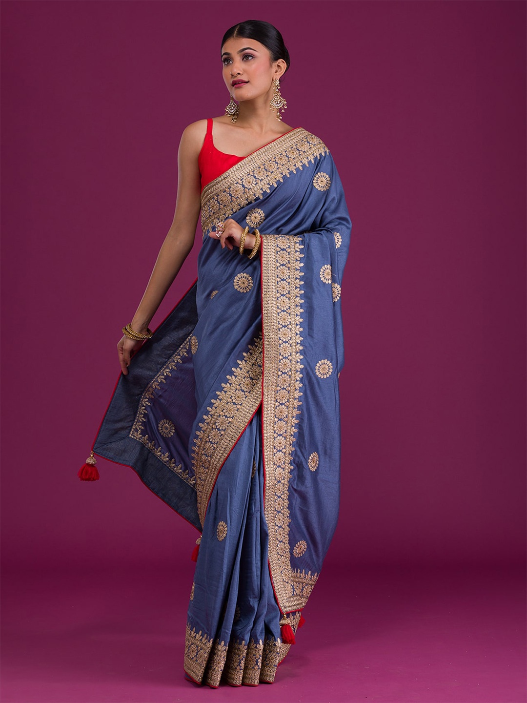 

Koskii Grey & Gold-Toned Floral Embroidered Art Silk Saree